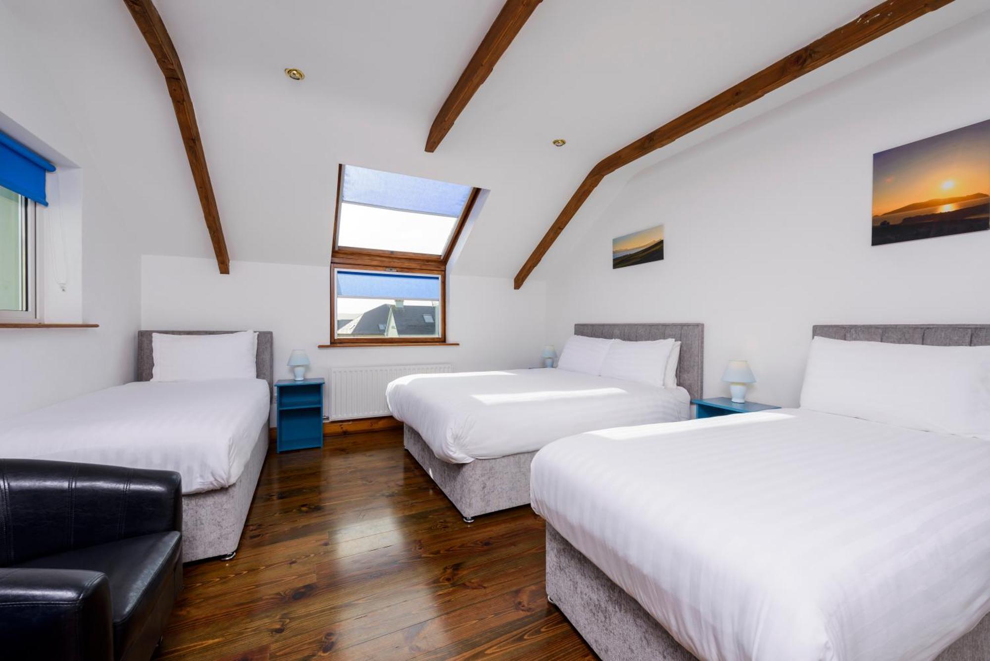 An Capall Dubh B&B Dingle Bagian luar foto