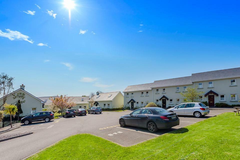 An Capall Dubh B&B Dingle Bagian luar foto
