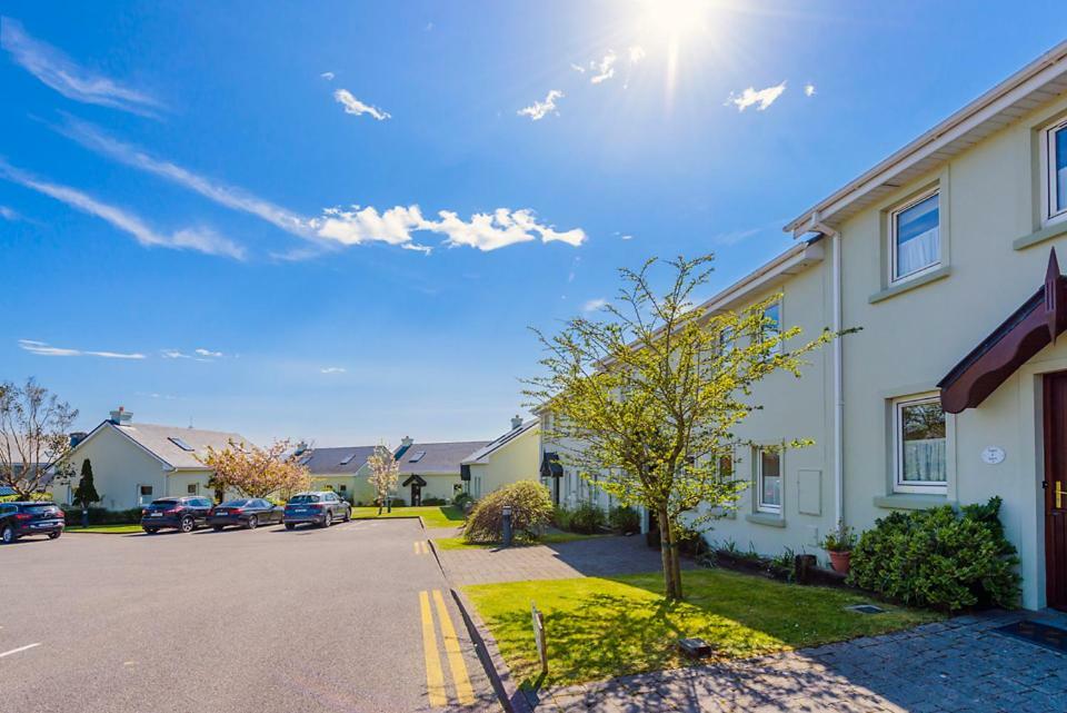 An Capall Dubh B&B Dingle Bagian luar foto
